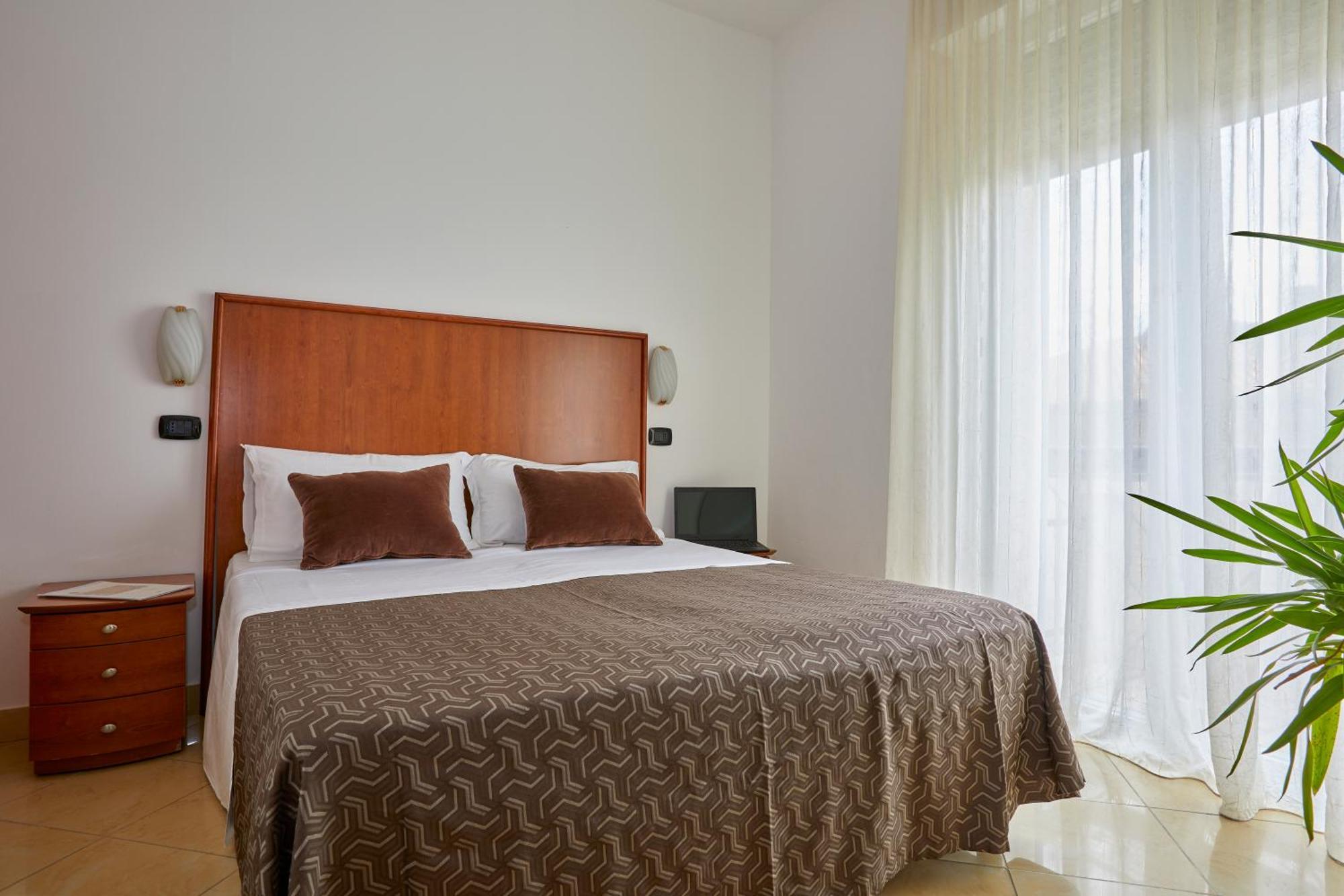 Residence Fellini Rimini Ngoại thất bức ảnh