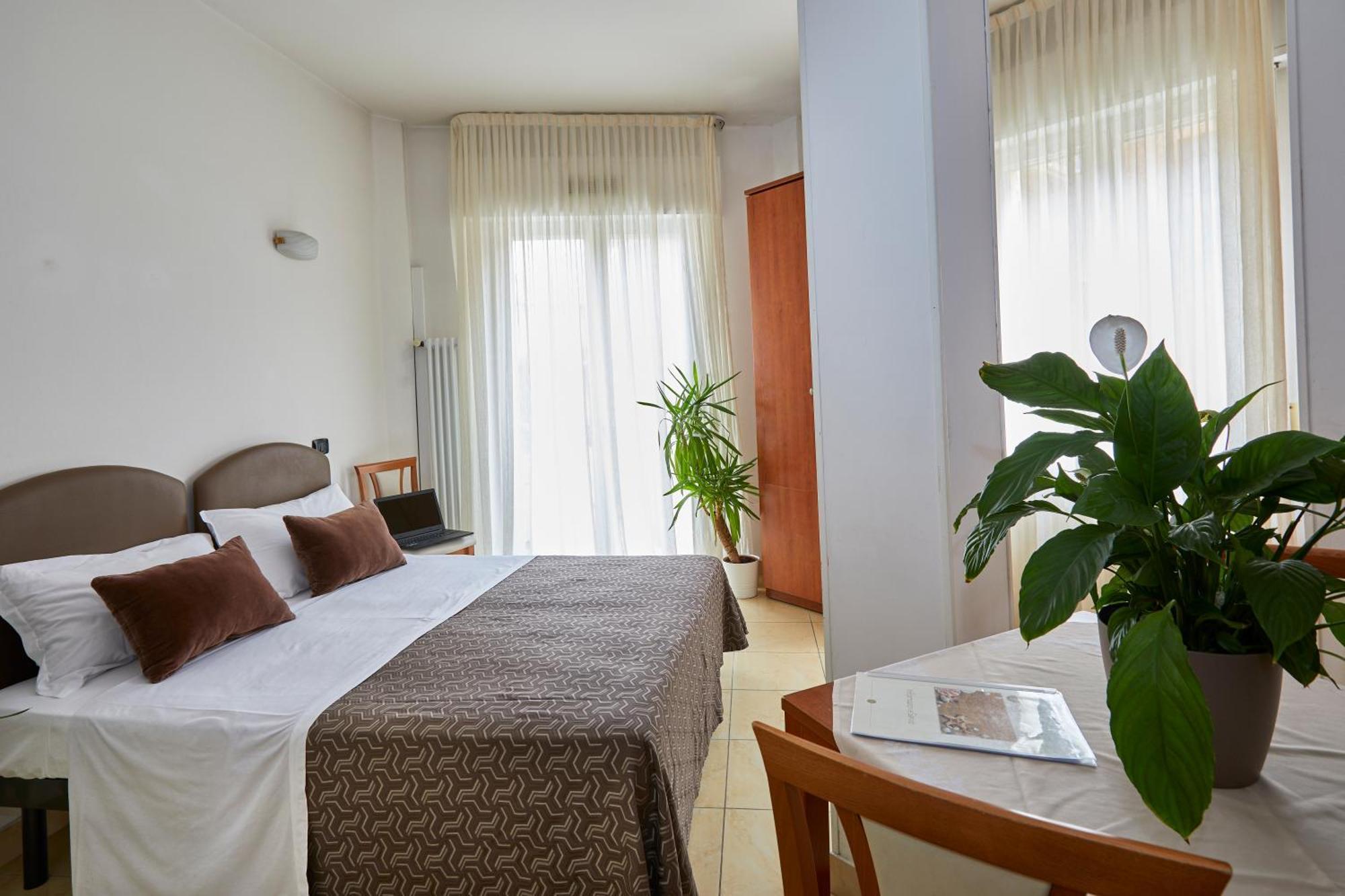 Residence Fellini Rimini Ngoại thất bức ảnh
