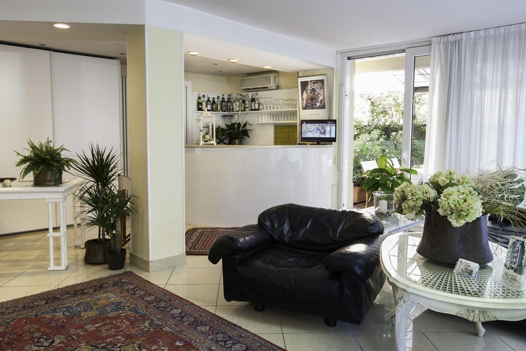 Residence Fellini Rimini Ngoại thất bức ảnh