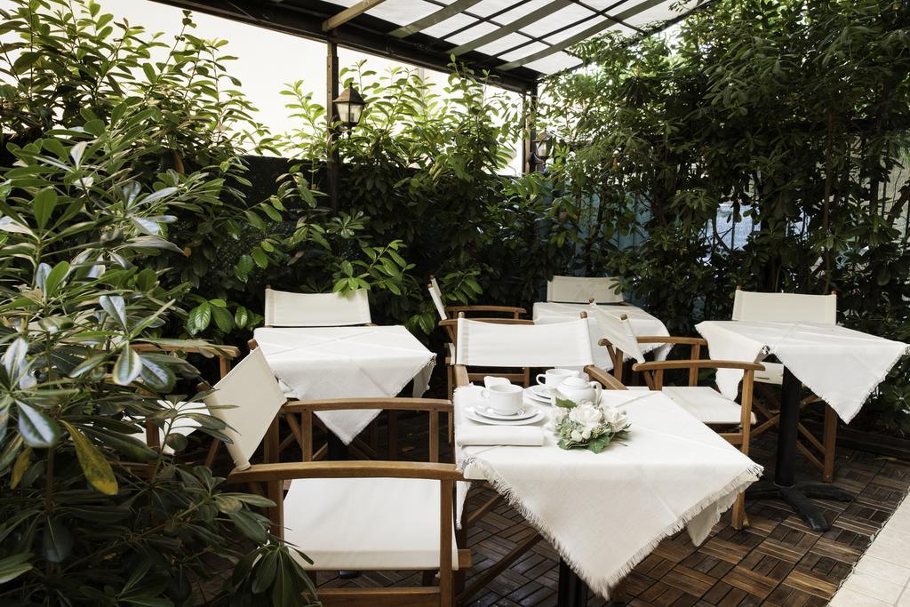 Residence Fellini Rimini Ngoại thất bức ảnh