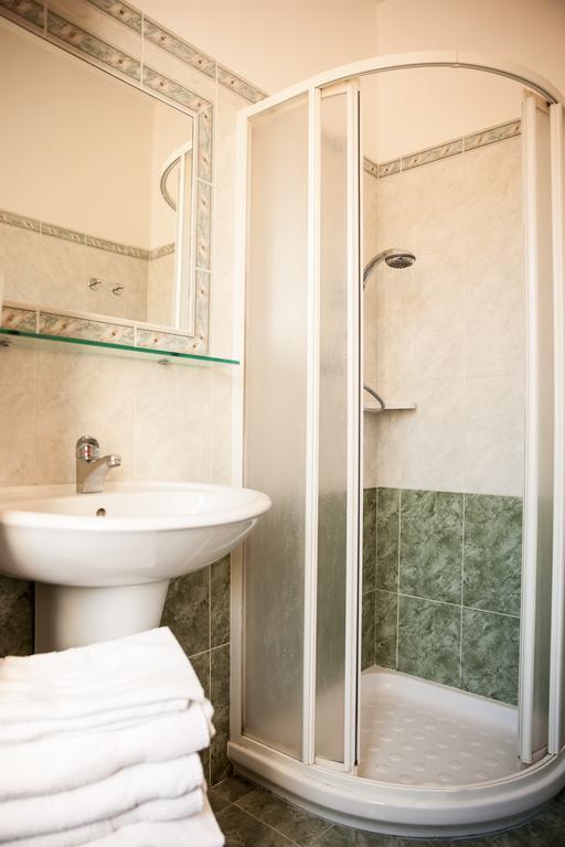 Residence Fellini Rimini Phòng bức ảnh