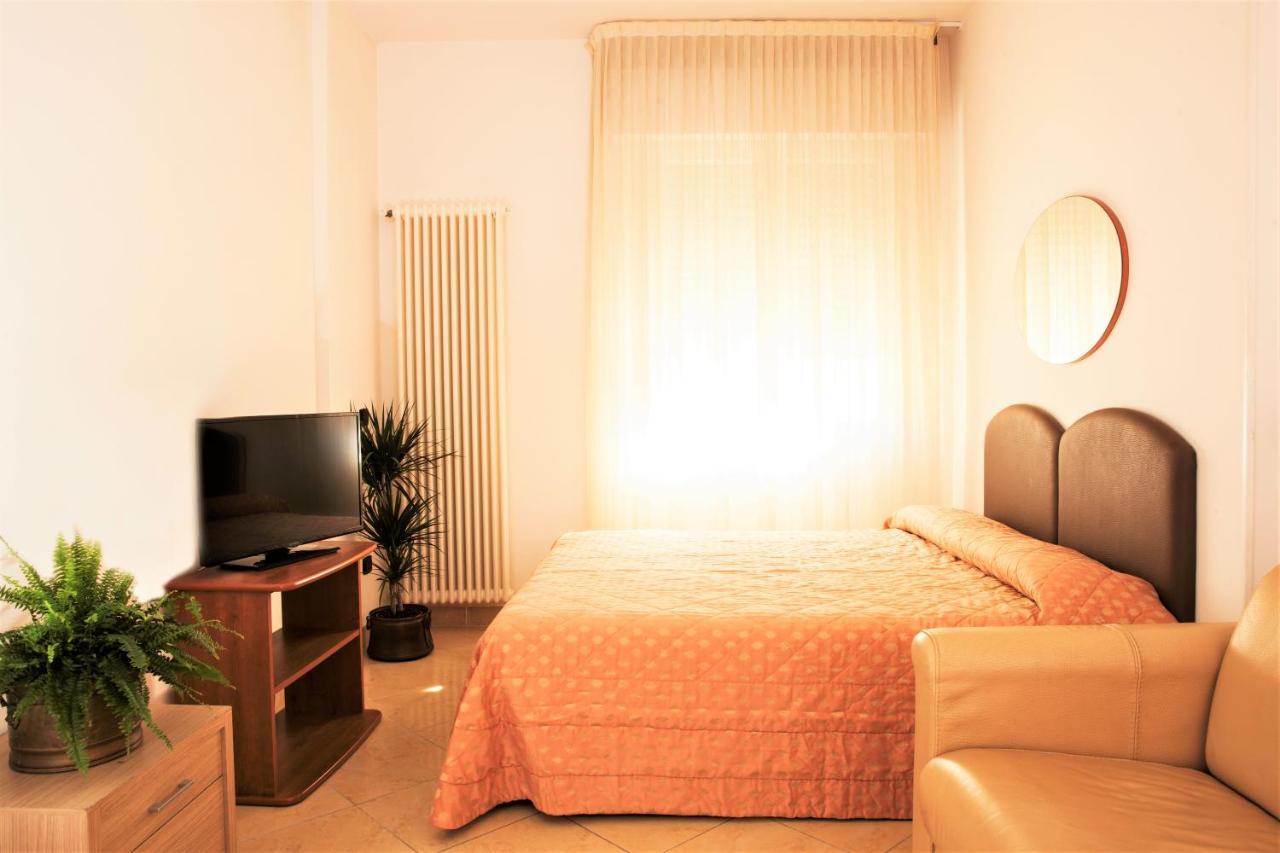 Residence Fellini Rimini Ngoại thất bức ảnh